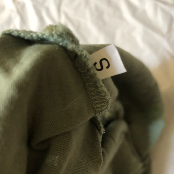 💥Super Sale💥 NWOT Hellonite Sunday Funday Tank Sleeveless Caged Sides/open - Picture 3 of 4